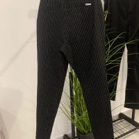 Елегантен дамски панталон в размер 40, снимка 9 - Панталони - 44774358