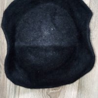 Ангорска дамска шапка, снимка 2 - Шапки - 40526734