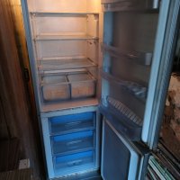Продавам хладилник с фризер Indesit, снимка 5 - Хладилници - 44041534