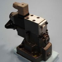 Хидравличен блок с клапан Rexroth, снимка 3 - Резервни части за машини - 30592976