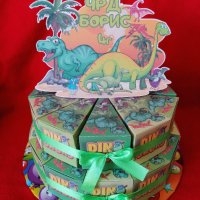 Картонена торта с Динозаври, снимка 1 - Други - 36912578