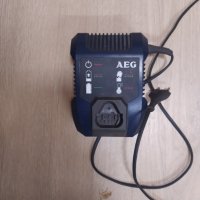 Зарядно AEG 12 волта, снимка 1 - Винтоверти - 37108322