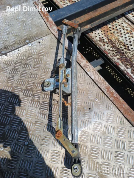 Ел. мотор за чистачките за Fiat Stilo Hatchback (10.2001 - 11.2010), хечбек, позиция: предна, № Dens, снимка 1