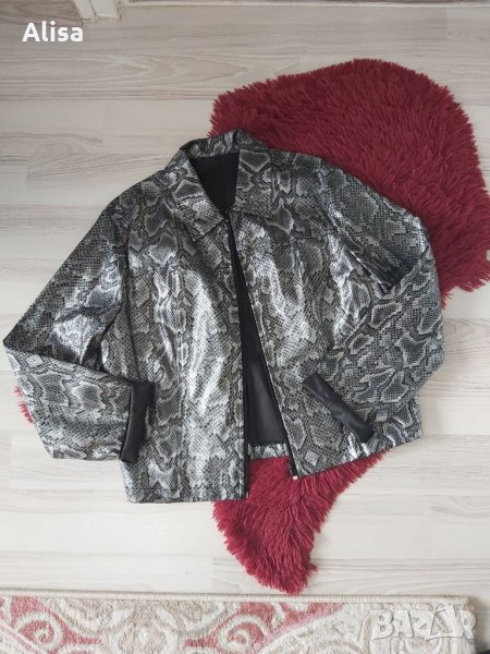 Дамско яке със змийски принт, снимка 1