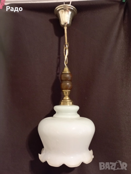 Красив полилей с голям бял стъклен абажур, снимка 1
