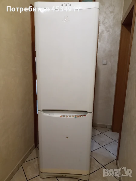  Хладилник с фризер INDESIT, снимка 1