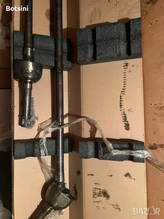 Предни полуоски Nissan Patrol Y61, снимка 1