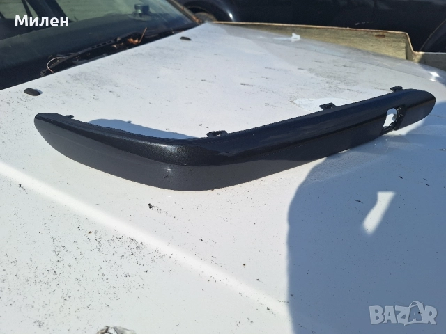 Дясна Лайсна Във Предната Броня За Mercedes W203 от 2003-2009 Година Мерцедес Ц-Класа , снимка 2 - Части - 51466146