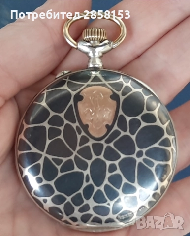 Швейцарски сребърен джобен часовник със златен мониграм, снимка 3 - Антикварни и старинни предмети - 52836113