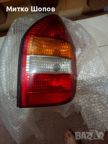 Продавам задни стопове За Опел Зафира 2,2