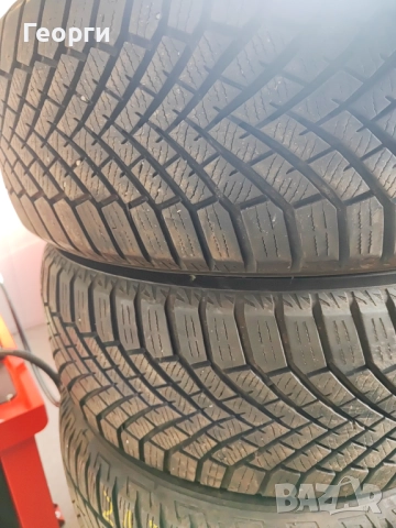 2бр.зимни гуми 215/55/17 Yokahama, снимка 7 - Гуми и джанти - 52152780