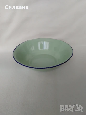 метална чиния за стопляне на храна