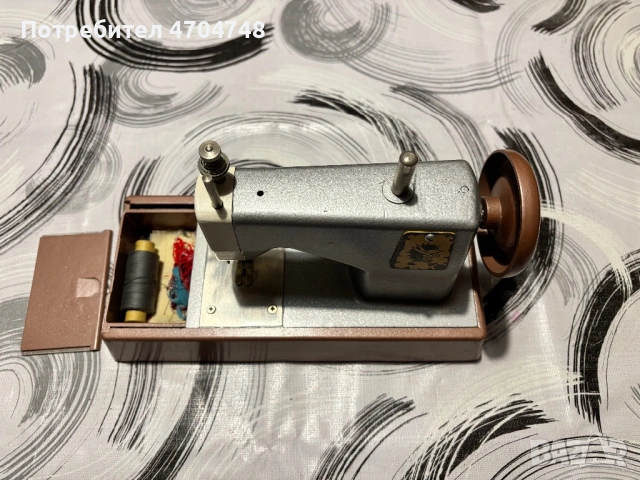 Руска детска шевна машина , снимка 7 - Антикварни и старинни предмети - 53058101