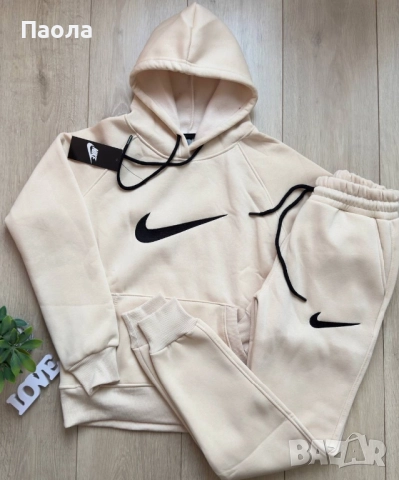 Дамски екип Nike, снимка 3 - Спортни екипи - 52922784