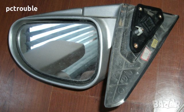 Дясно огледало за Хюндай Купе Hyundai Coupe RD , снимка 1 - Части - 38158027