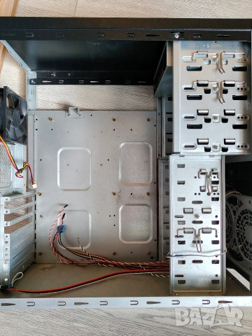 Компютърна кутия Asus a8, ATX , снимка 3 - Захранвания и кутии - 52746541