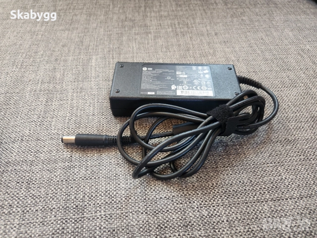 Оригинални зарядни за лаптоп, снимка 8 - Кабели и адаптери - 51641095