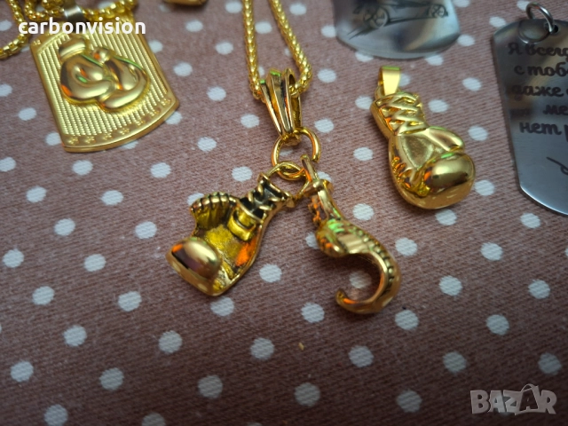 Боксови ръкавици медальони, снимка 2 - Колиета, медальони, синджири - 51949094