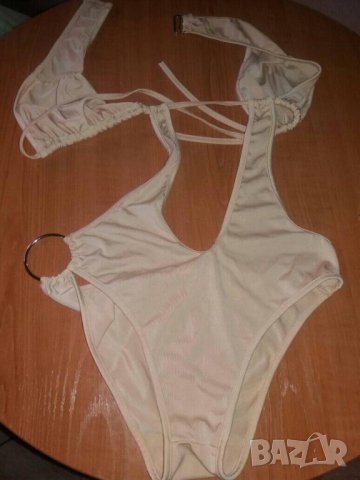 цял бански в телесен цвят изрязан бански М размер nude swimsuit, снимка 1 - Бански костюми - 29949094
