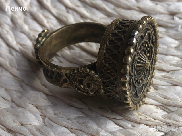 стар голям възрожденски пръстен