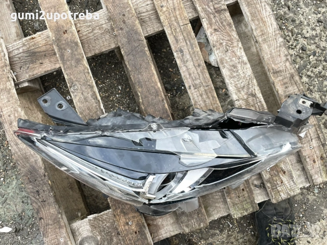 Фар Десен Ксенон Счупен BHN3-51030 Mazda3 2014 2.0бен 121kW, снимка 2 - Части - 53048911