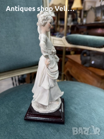 Колекционерска фигура Capodimonte №7657, снимка 4 - Антикварни и старинни предмети - 52583044