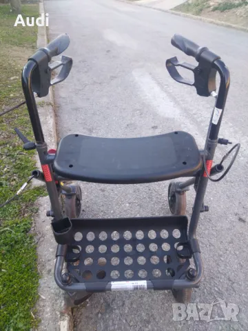 Сгъваема проходилка ролатор за възрастни, оперирани, трудно подвижни хора. Удобна седалка за сядане , снимка 4 - Ролатори - 42067250