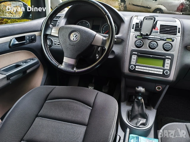 WV Touran, снимка 4 - Автомобили и джипове - 52570942