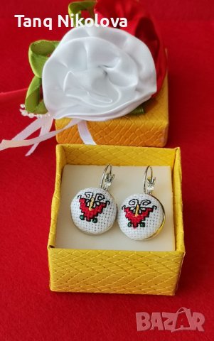 Обици с ръчно бродирани български шевици