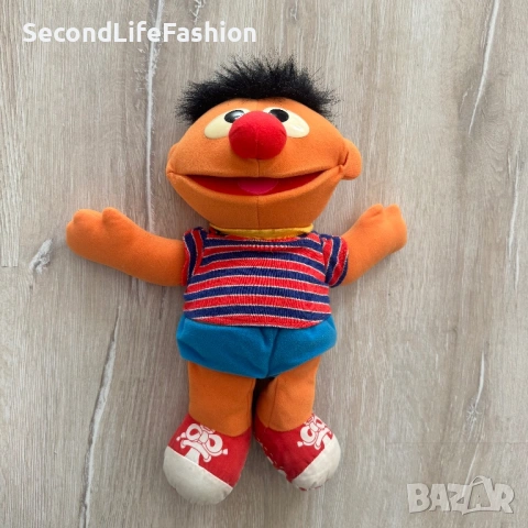 Винтидж плюшена кукла Tyco Tickle Me Ernie от 1996 г. Улица Сезам размер 16 инча, без механизъм
