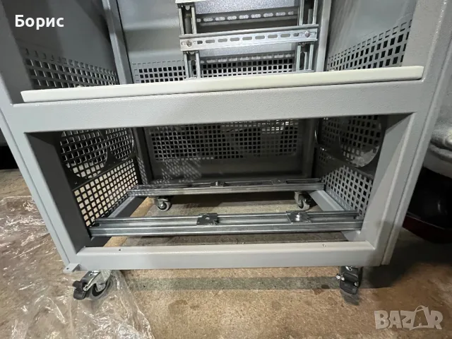 Два Електро шкафа на колела с врати, снимка 6 - Други машини и части - 49142295