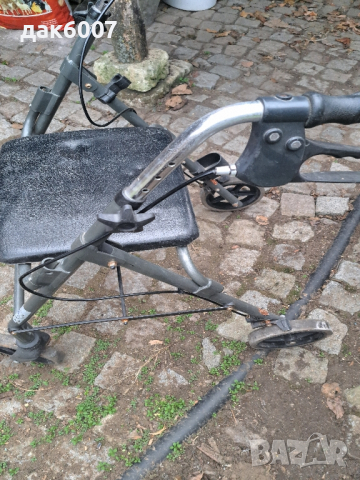 Проходилка (Ролатор), снимка 5 - Ролатори - 44619913