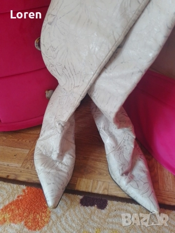 Подарявам!🤍🤍🍬Бели чизми ботушки на сиви цветя от естествена кожа, снимка 13 - Дамски ботуши - 52509229