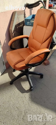 Офис стол #1, снимка 4 - Столове - 52409856