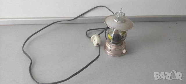 Стара настолна лампа и други 