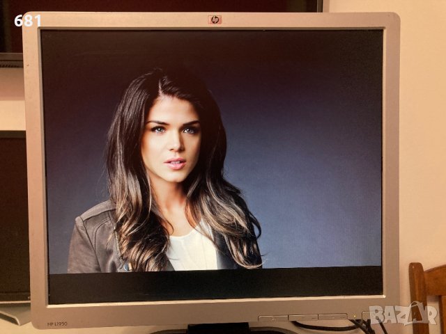 Монитор HP 19 инча, снимка 4 - Монитори - 35173854