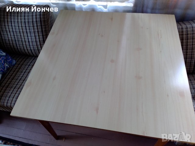 Трапезна маса размер 90х90 см