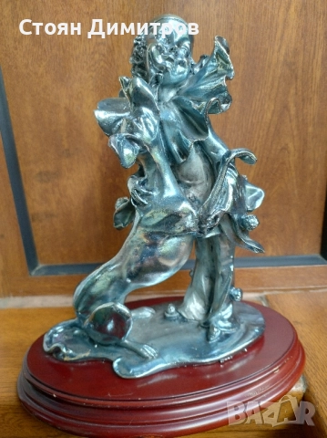 Прекрасна статуетка на клоун и куче,красота, височина 25см, тежи 980гр.ръчна работа , снимка 11 - Колекции - 52021296