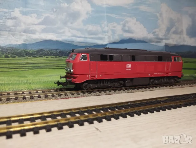 Дизелов локомотив Piko BR218 HO 1/87, снимка 2 - Колекции - 55812369