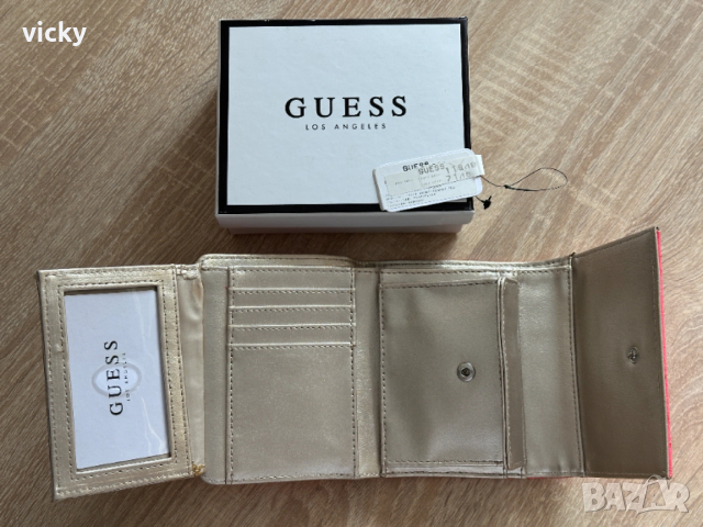 Оригинално дамско портомоне в електриков/неонов цвят, GUESS, снимка 3 - Портфейли, портмонета - 53382018