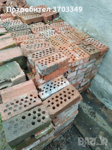 Продавам употребявани тухли единички 
