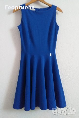 Женствена рокля в парижко синьо