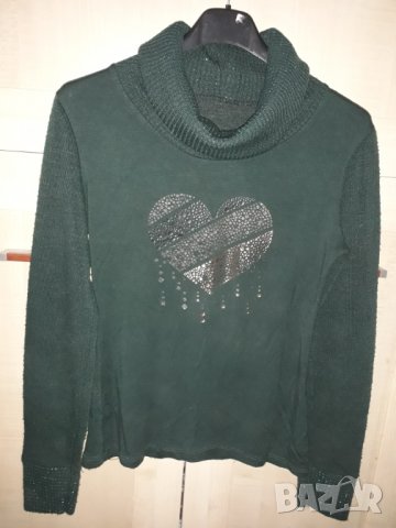 Дамска блуза поло тъмнозелено със сърце