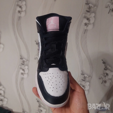 Nike Air Jordan 1 Mid номер 39,5-40 оригинални маратонки , снимка 11 - Маратонки - 51840954