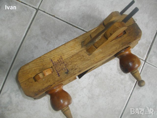 Ново STANLEY-RB10-ENGLAND-260мм-Нож 50мм/Ново Българско Профилно Ренде с Дървени Винтове Реглаж-2Нож, снимка 4 - Други инструменти - 39978584