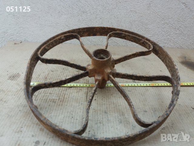 ковано възрожденско колело от талига, двуколка, каруца и др., снимка 15 - Антикварни и старинни предмети - 37659321