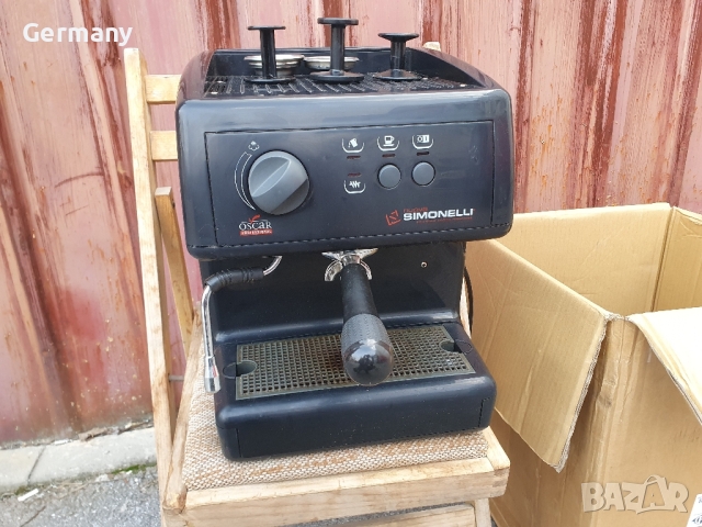 професионална кафемашина nuova simonelli oscar
