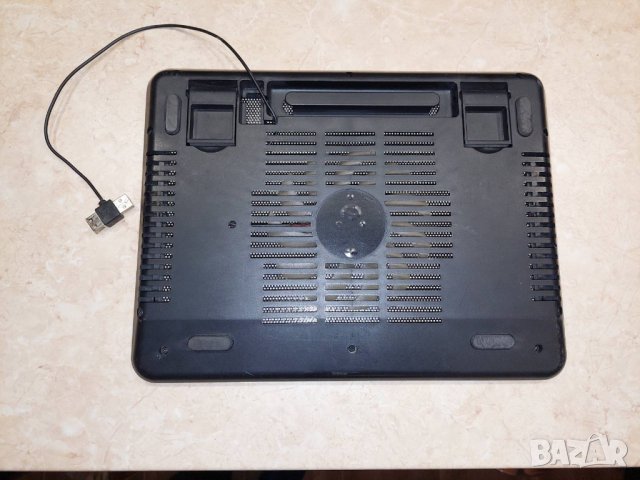 Прадавам охладител за лаптоп 15,4", снимка 4 - Лаптоп аксесоари - 39131274