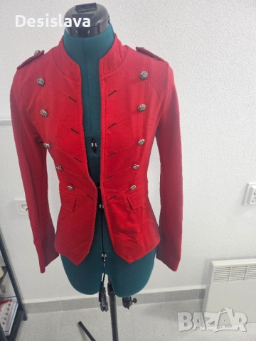Червено сако, снимка 3 - Сака - 51953683
