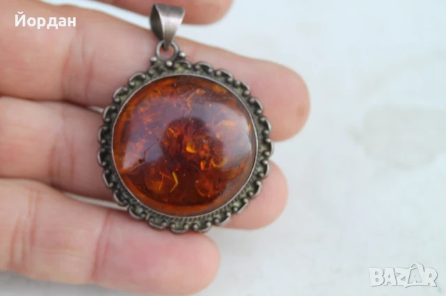Сребърен медальон с кехлибар, снимка 6 - Колиета, медальони, синджири - 50772354